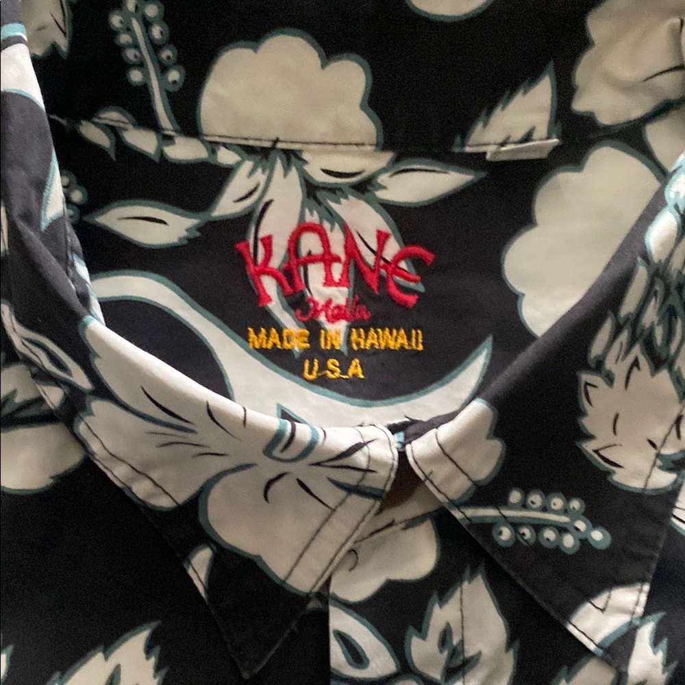 Black Casual Button Down Shirt with Bold Floral Design Plus Size XXL Black White